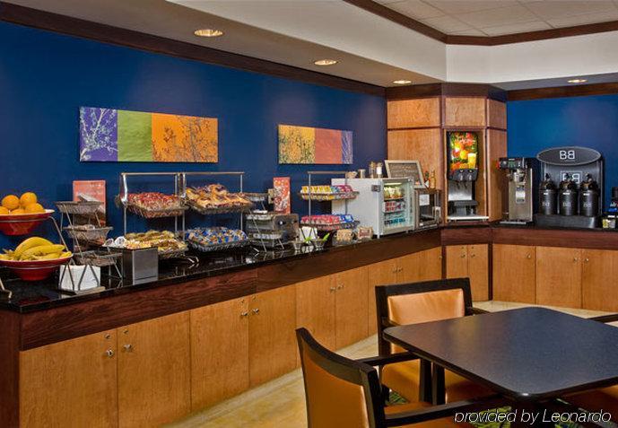 Hotel Fairfield And By Marriott Airport 3*