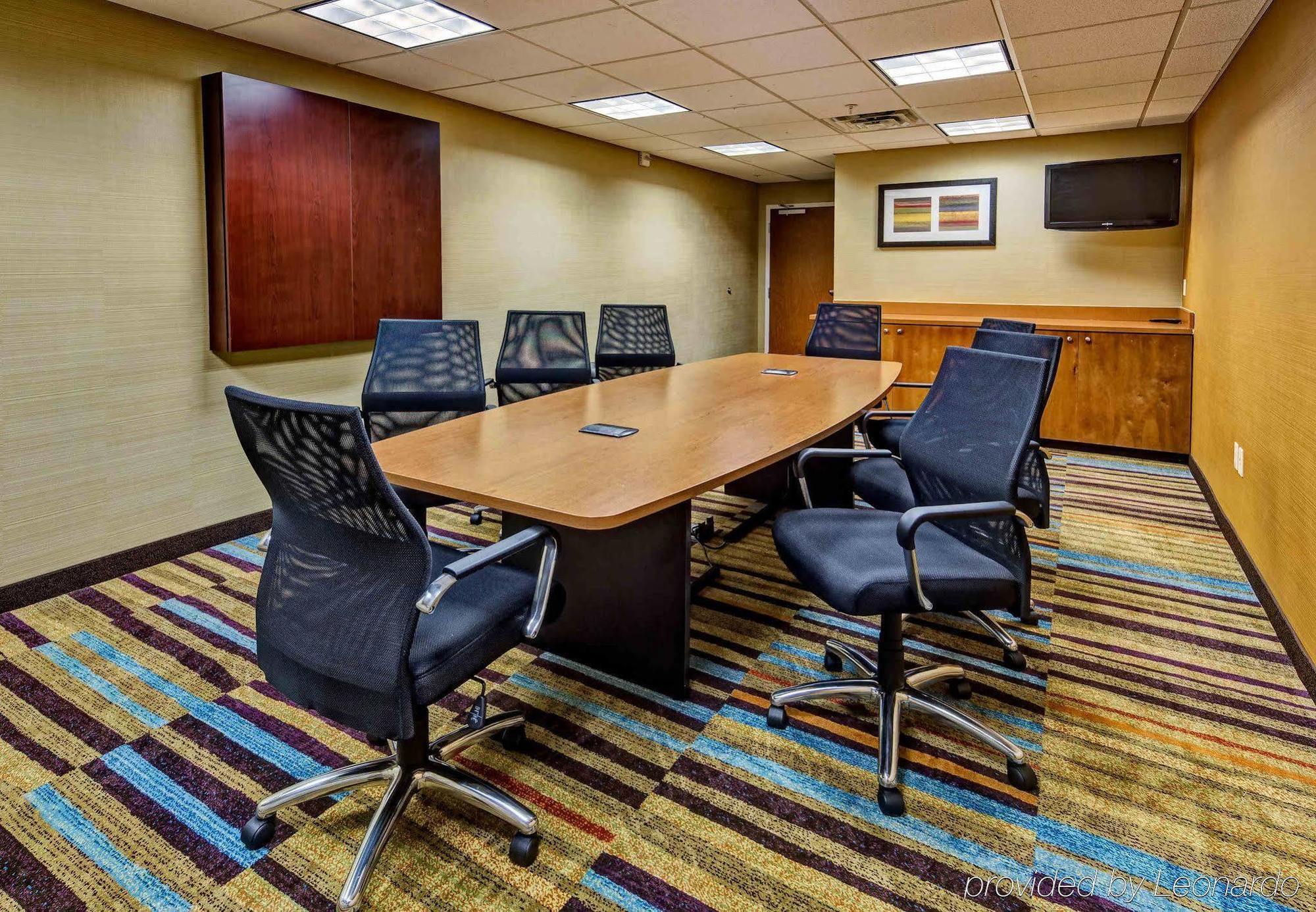 Fairfield And By Marriott Airport Hotel Oklahoma City