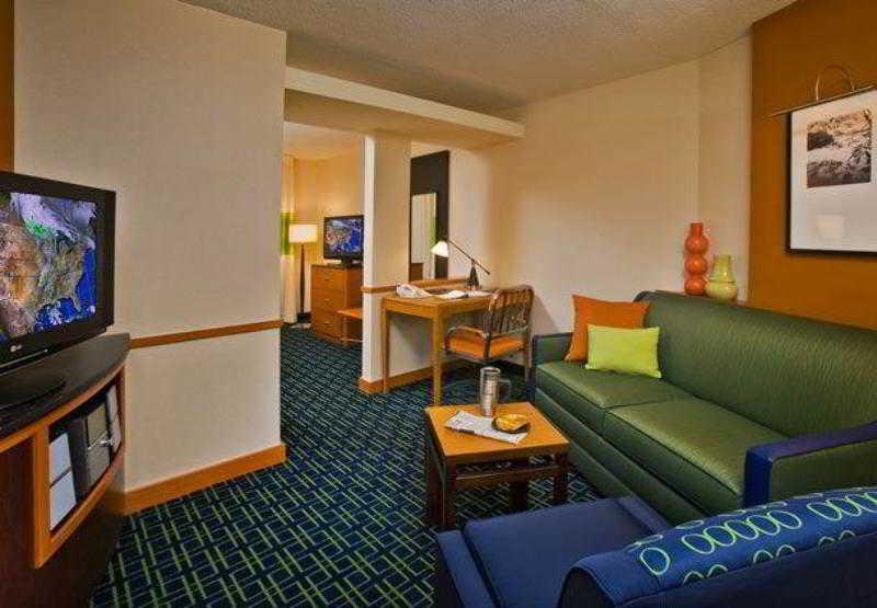 Fairfield And By Marriott Airport Hotel Oklahoma City