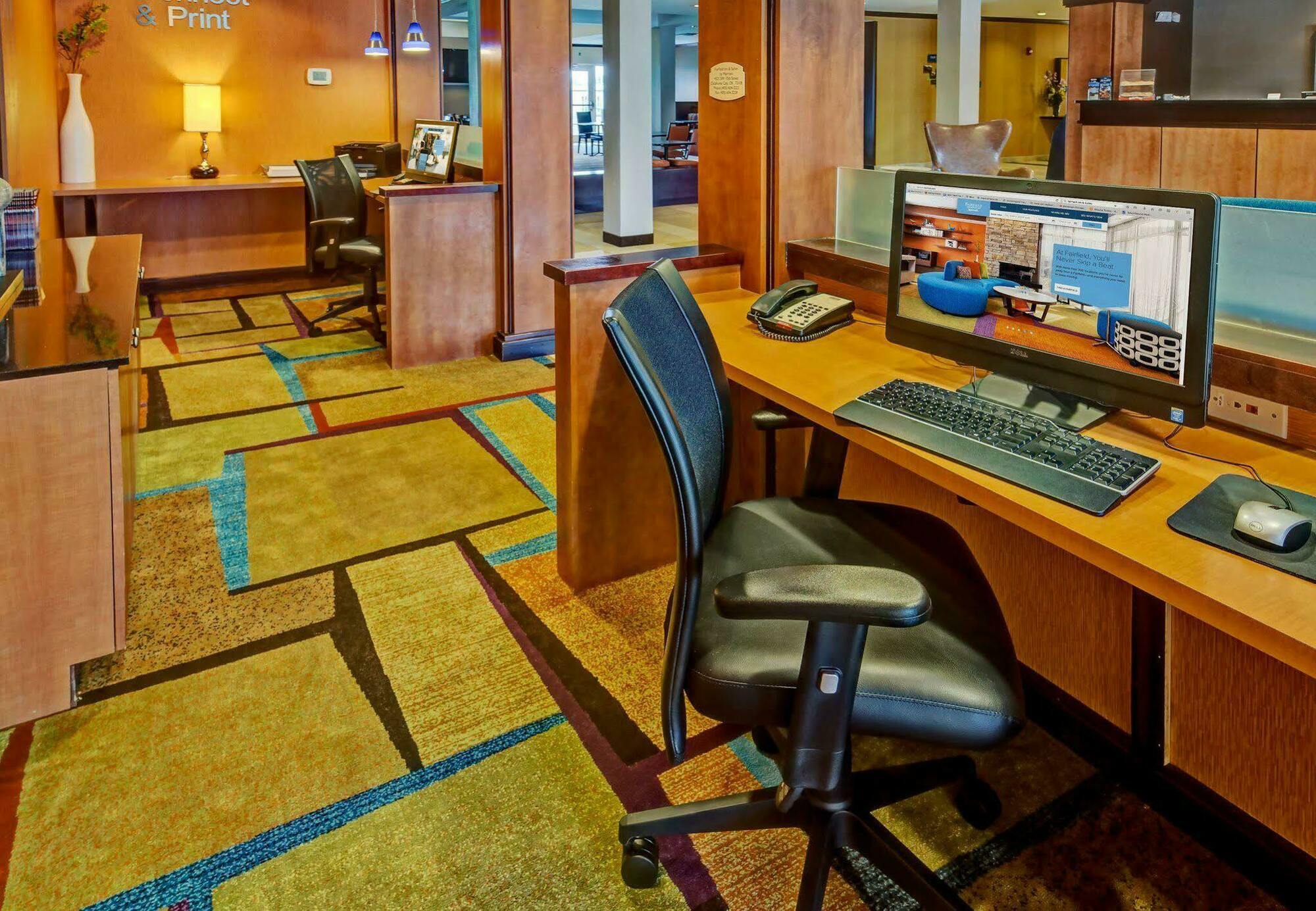 Hotel Fairfield And By Marriott Airport 3*